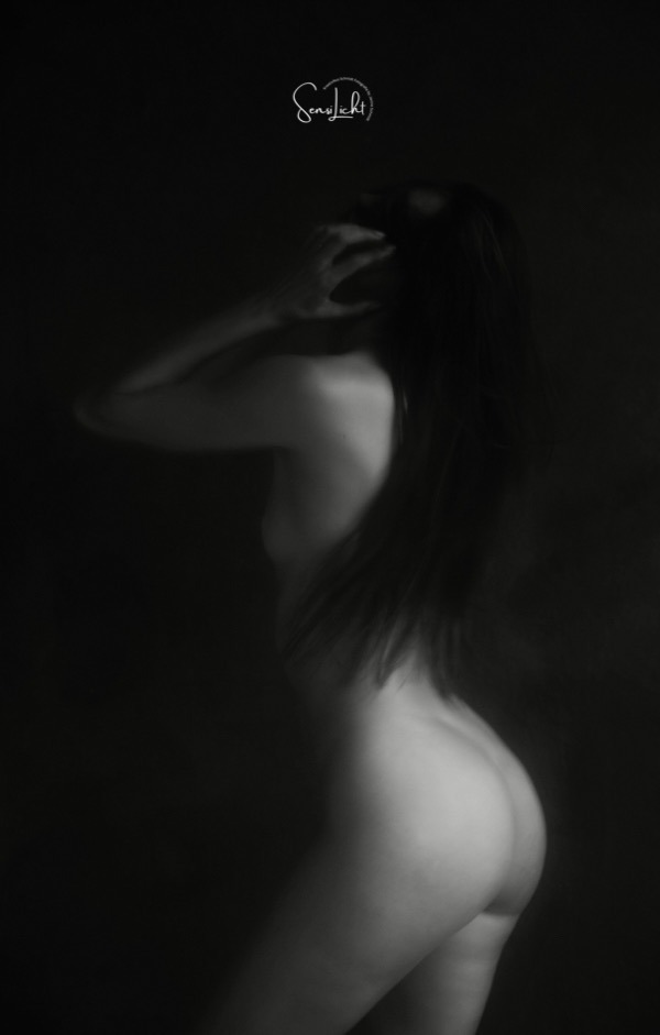 boudoir-sensual-fotografin-wunstorf-hannover-sensualshooting-sensilicht-bewegung