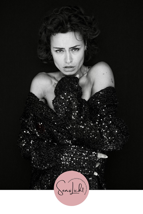 boudoirshooting-hannover-niedersachsen-boudoir-sensual-angebot-shootingpaket-sensilicht-grundarrangement-arrangement-preis-the-petite-start