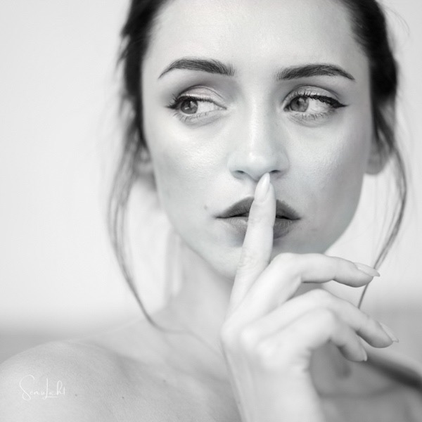 sensual shooting-boudoir-boudoirshooting-frauenfotografie-boudoir fotografie-sinnliche fotografie-sensilicht-hannover-sinnlich-portrait-SensiLicht-sinnliches fotoshooting-akt fotoshooting-dessous