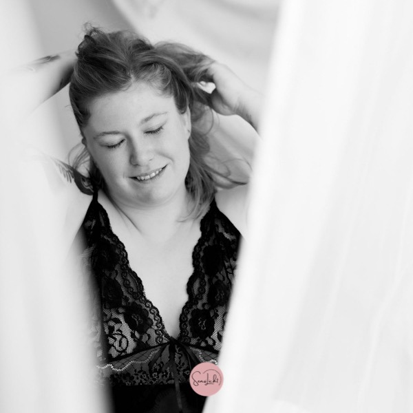 boudoir shooting hannover-sensual shooting-boudoirshooting-sensilicht-frau-curvey-portrait-shooting-fotografin-akt fotoshooting